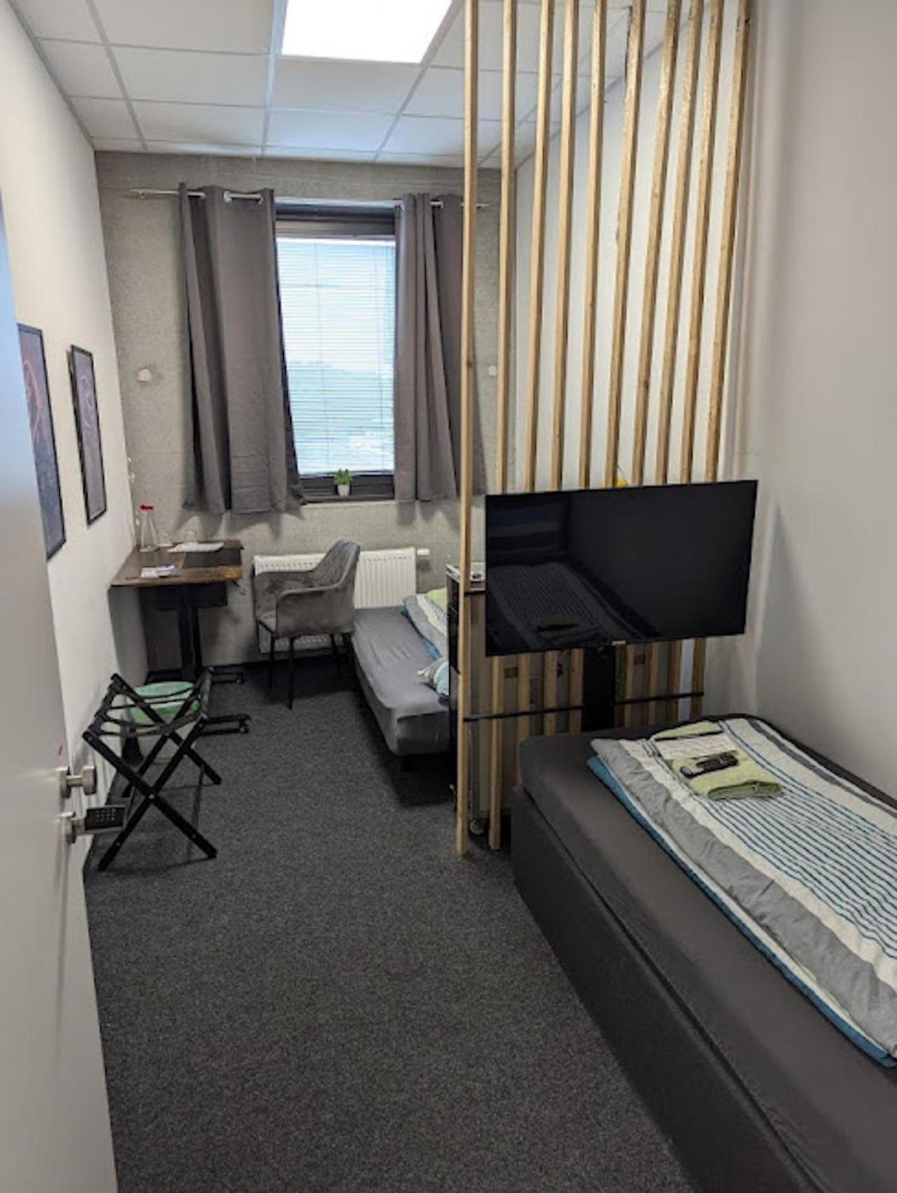 Business-Motel & 24H Selfcheckin Heimsheim Esterno foto
